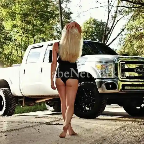 InCall (5 Star Hotels) Escorts Service - Indian escort in Delhi