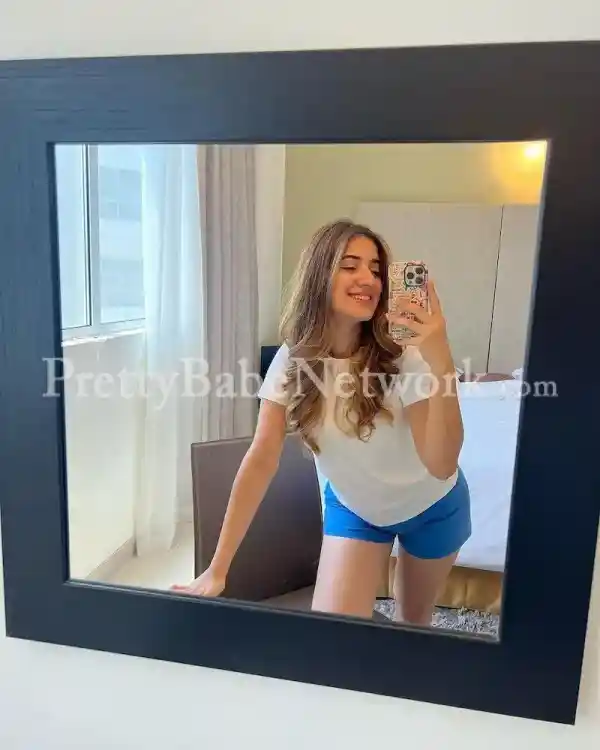 Spand a Night with an Airhostess Escort in Lajpat Nagar, Delhi - Air hostess Girl Komal is Here