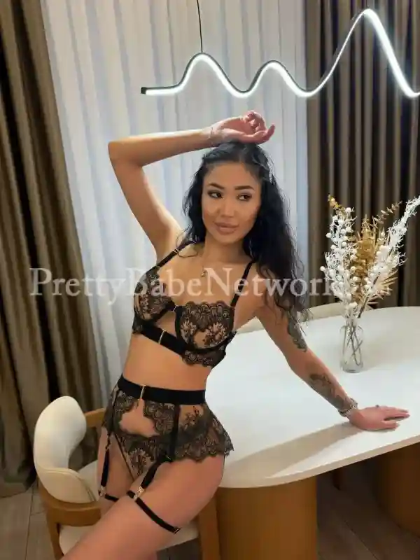 Meet Medina, a 25-year-old sexy Kazakhstani air hostess escort from GTB Nagar, Delhi