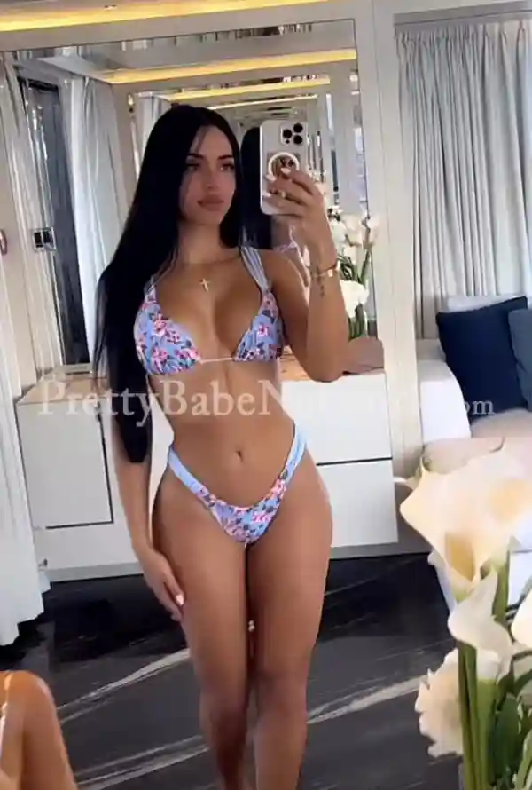 Get Ready to Meet with 23-Year-Old Russian Cute and Busty Call Girl Daria in Malviya Nagar