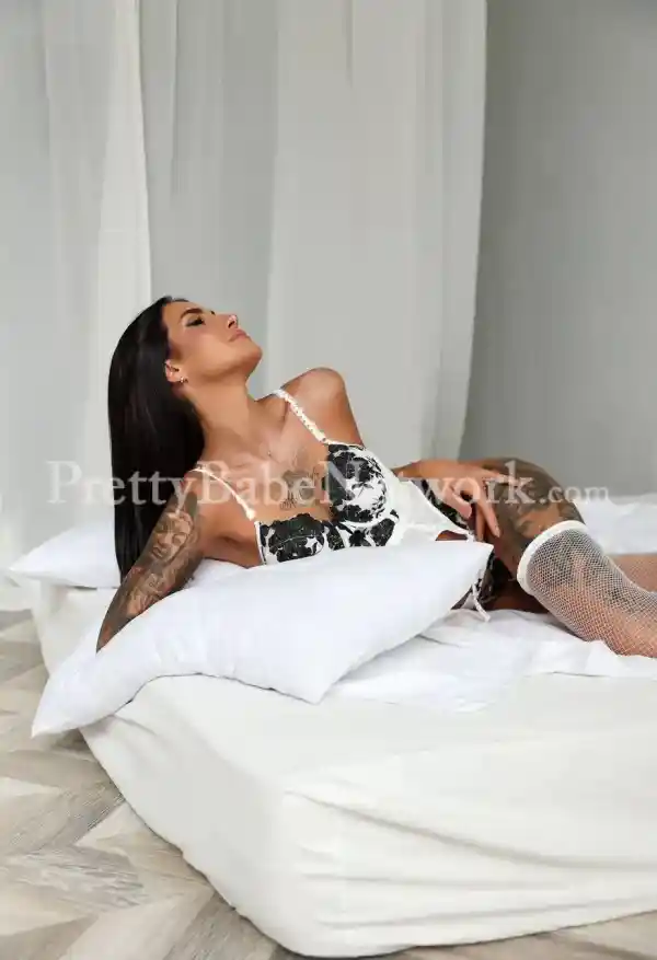 Georgina, Genuine VIP Russian Call Girls in Taj Mahal Hotel, Man Singh Road, Delhi