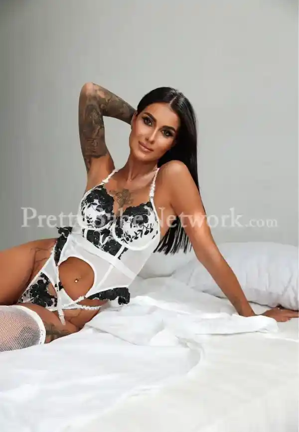 Georgina, Genuine VIP Russian Call Girls in Taj Mahal Hotel, Man Singh Road, Delhi