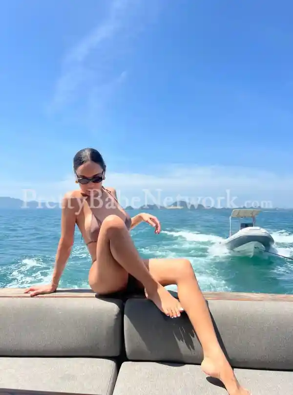 I am Fumiko Japanese High-Class Call Girl in GTB Nagar, Delhi