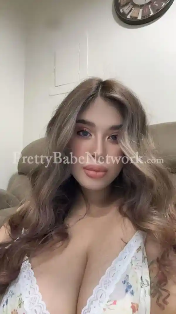 Best erotic services, meet with a chubby housewife & escort in Defence Colony, Delhi