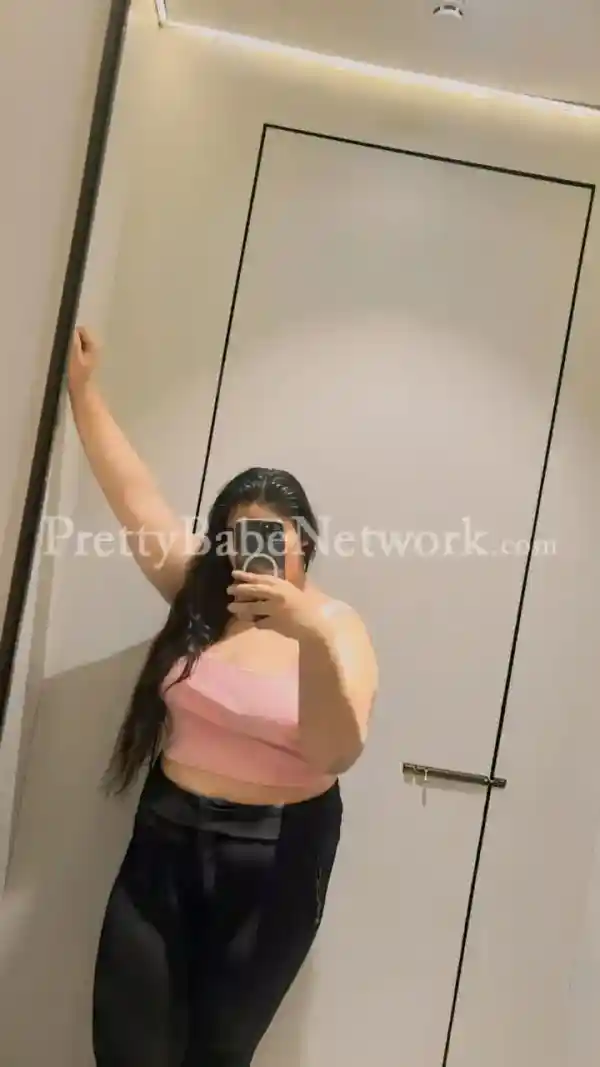 I'm an independent escort in Delhi - available for only outcall, cam session, and real sex meetup